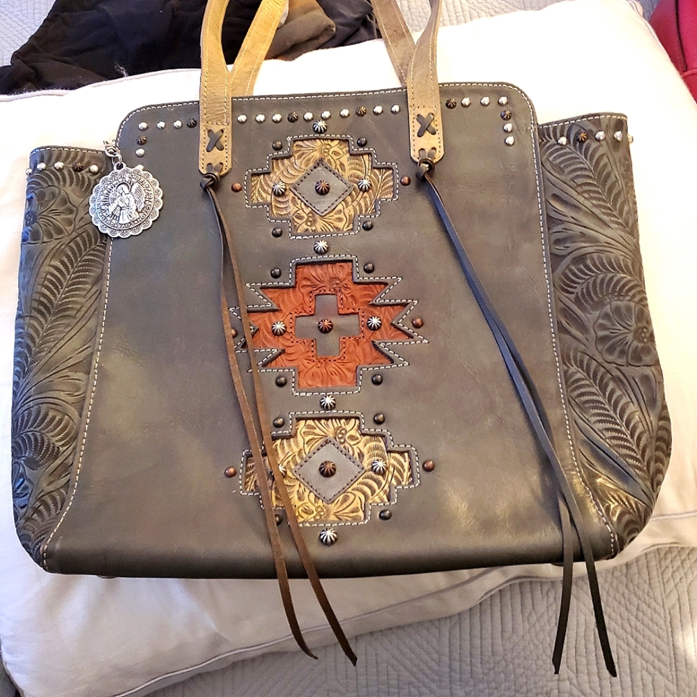 American West Navajo soul tote